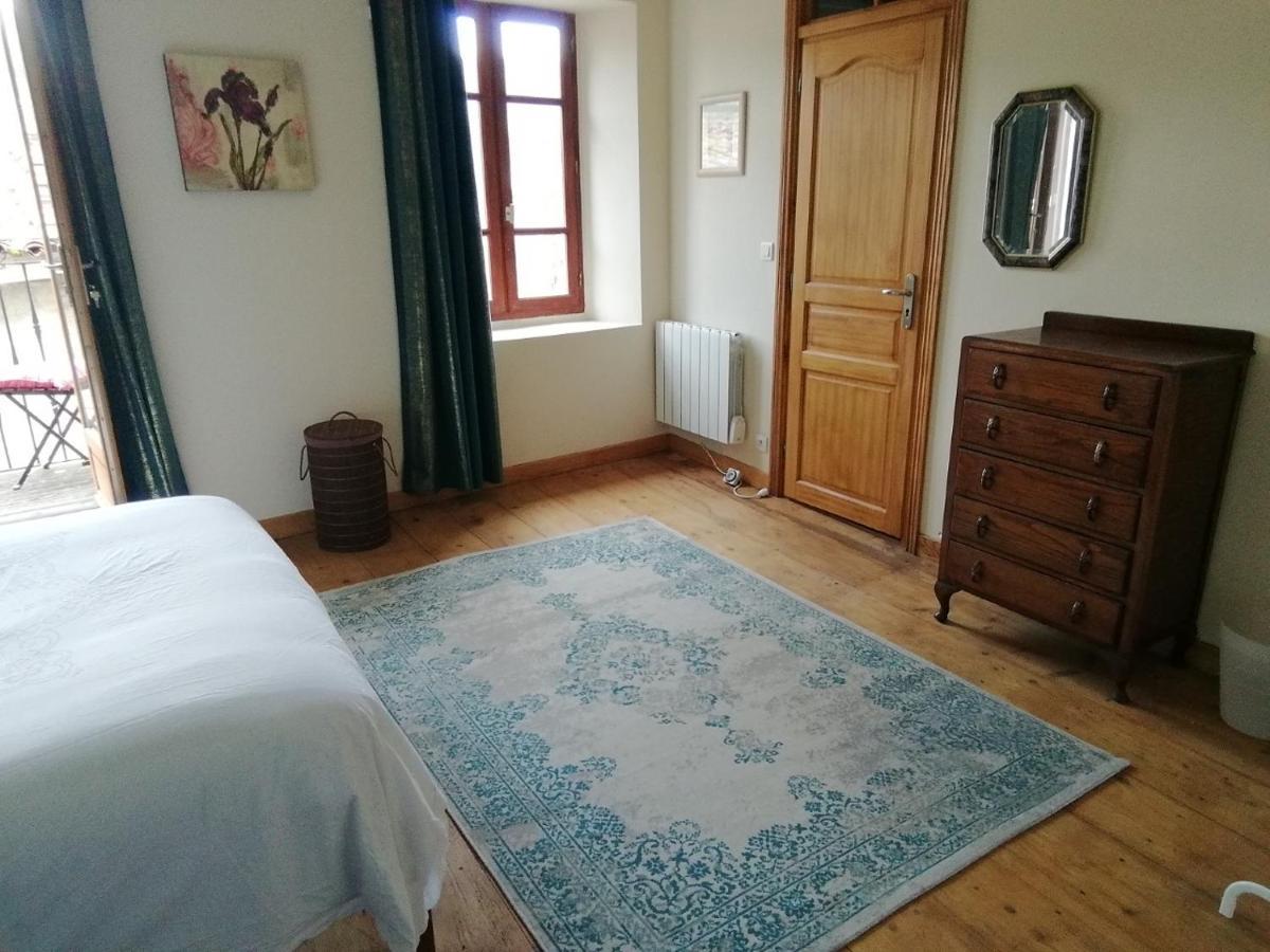 Aux Douces Nuits De Rivel Bed & Breakfast Exterior foto