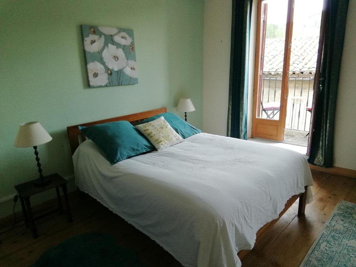 Aux Douces Nuits De Rivel Bed & Breakfast Exterior foto